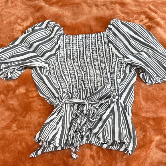 Old Navy Striped Wrap & Tie Top (Size XS) - Picture 8 of 9